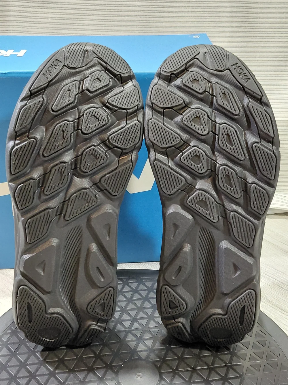 NEW HOKA Womens Clifton One 9 Carbon Triple Black Running Shoes SIZE WOMENS 6.5